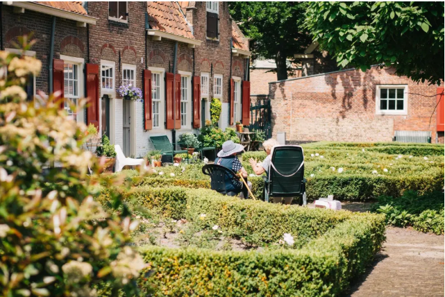 研究表明:老年人多用智能產品有利于保護認知功能(圖1) 研究表明:老年人多用智能產品有利于保護認知功能(圖1)