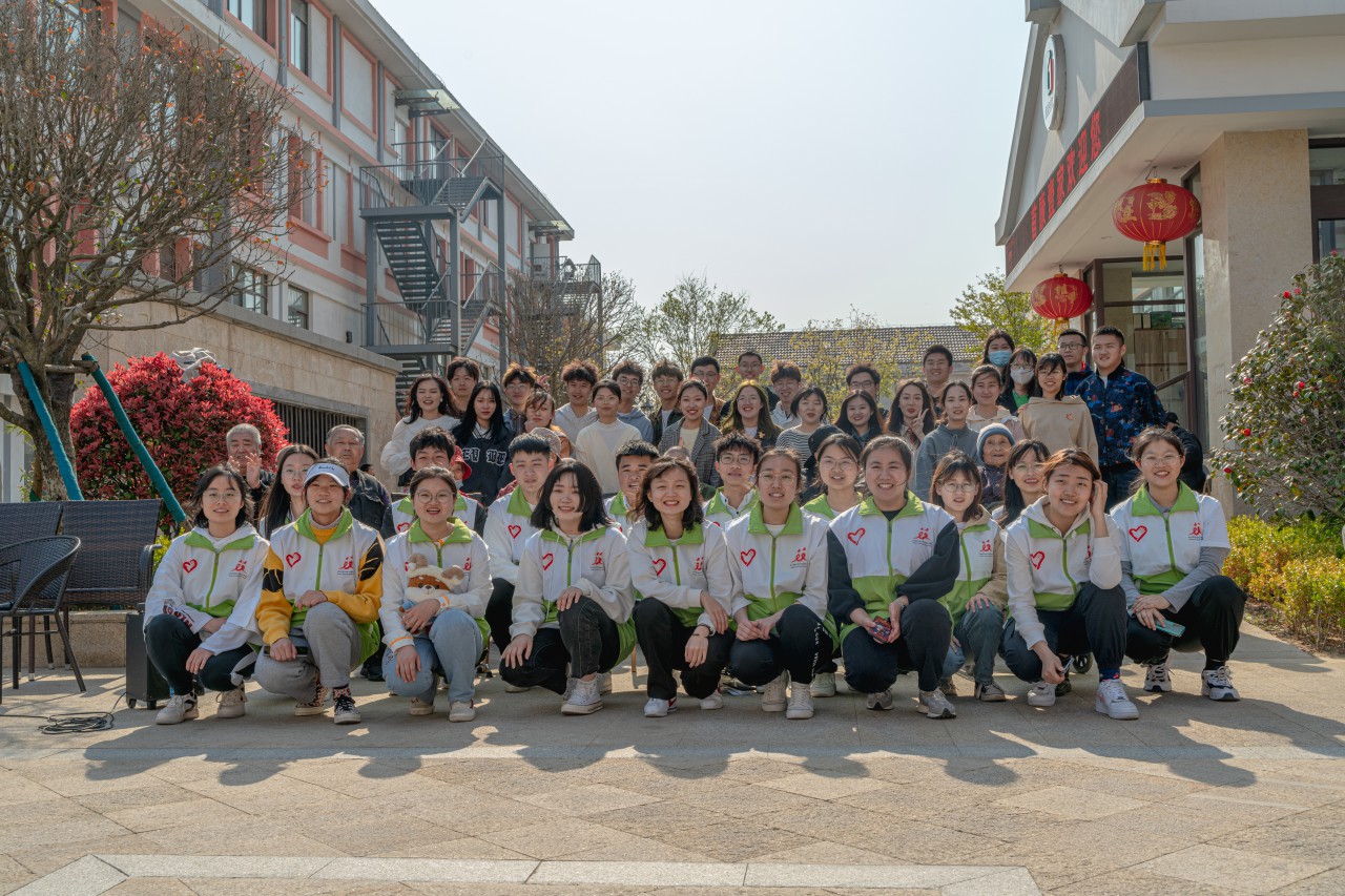 暖春暖心,敬老同行——敬老院志愿匯演活動(dòng)精彩上演(圖5) 暖春暖心,敬老同行——敬老院志愿匯演活動(dòng)精彩上演(圖5)