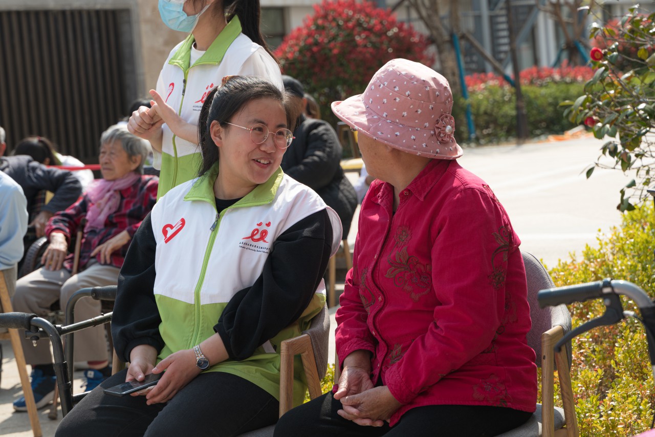 暖春暖心,敬老同行——敬老院志愿匯演活動(dòng)精彩上演(圖4) 暖春暖心,敬老同行——敬老院志愿匯演活動(dòng)精彩上演(圖4)