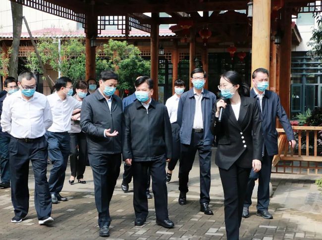 國(guó)家民政部李紀(jì)恒部長(zhǎng)一行蒞臨福州市國(guó)德老年康養(yǎng)中心視察(圖1) 國(guó)家民政部李紀(jì)恒部長(zhǎng)一行蒞臨福州市國(guó)德老年康養(yǎng)中心視察(圖1)